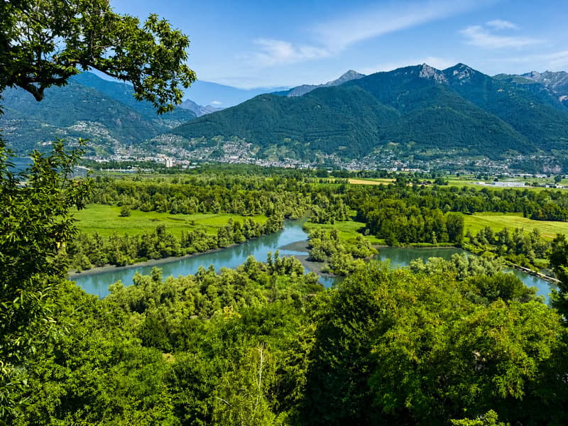 Terreno edificabile in posizione privilegiata con vista lago (4)