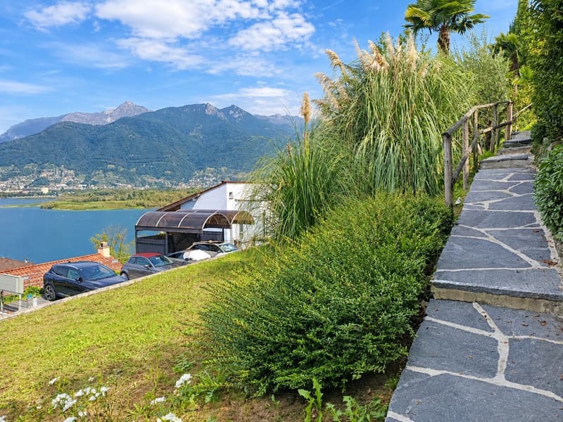 COROGNOLA - Vista lago, terrazza verde e residenza secondaria (5)