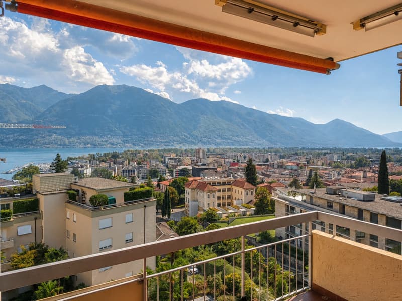 MURALTO - Appartamento con vista lago, piscina e residenza secondaria (1)