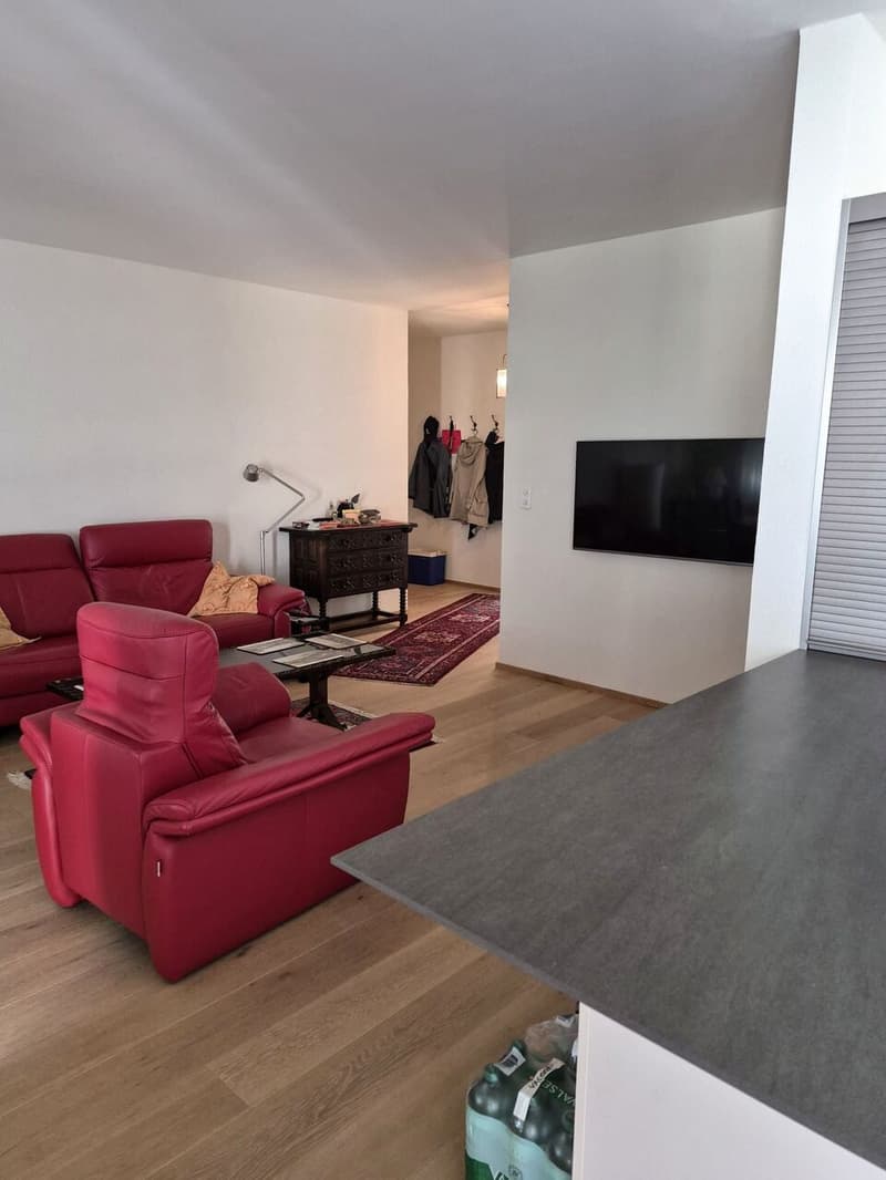 MURALTO - Appartamento con vista lago, piscina e residenza secondaria (13)