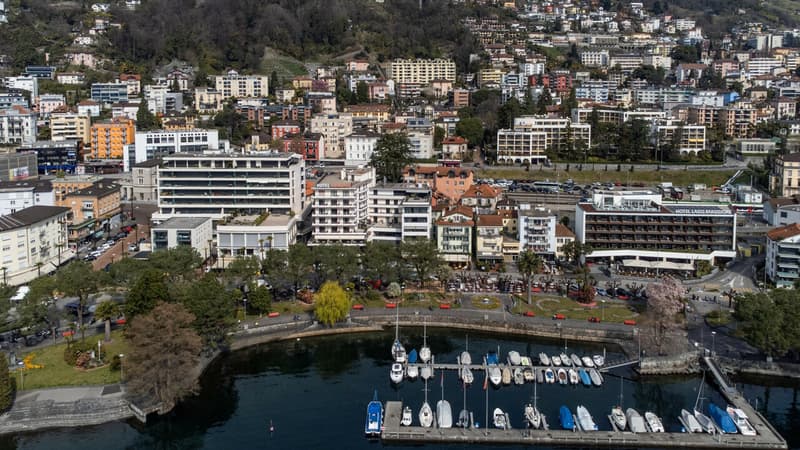 MURALTO - Appartamento con vista lago, piscina e residenza secondaria (2)