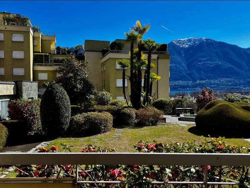 MURALTO - Appartamento con vista lago, piscina e residenza secondaria (6)