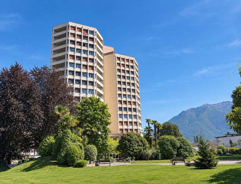 Locarno - Spazio professionale di 3,5 locali nella Torre Panorama (1)