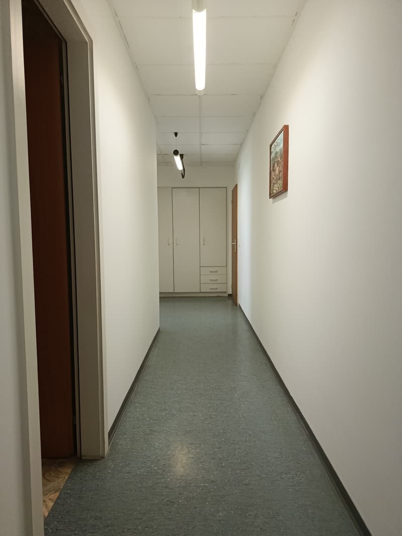 Locarno - Spazio professionale di 3,5 locali nella Torre Panorama (5)