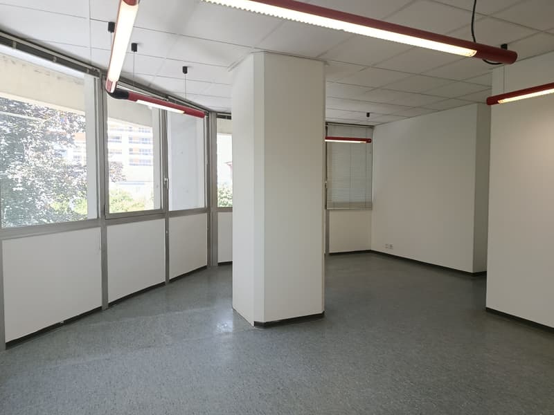 Locarno - Spazio professionale di 3,5 locali nella Torre Panorama (3)