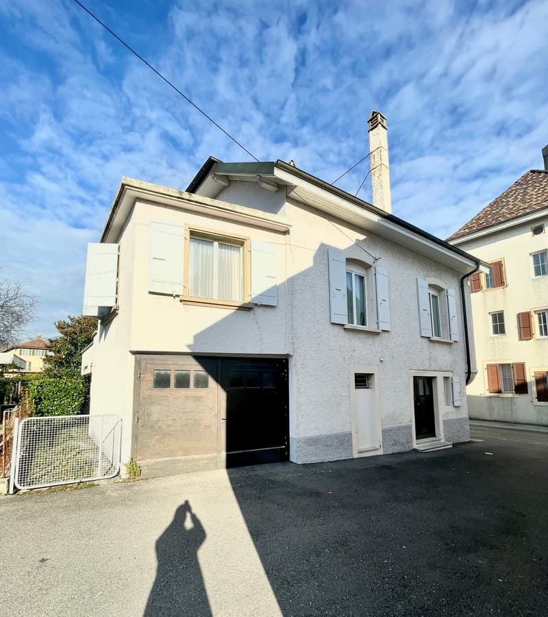 In pieno cuore del villaggio di Cortaillod, incantevole casa di villaggio (2)