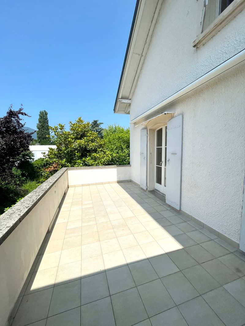 In pieno cuore del villaggio di Cortaillod, incantevole casa di villaggio (9)