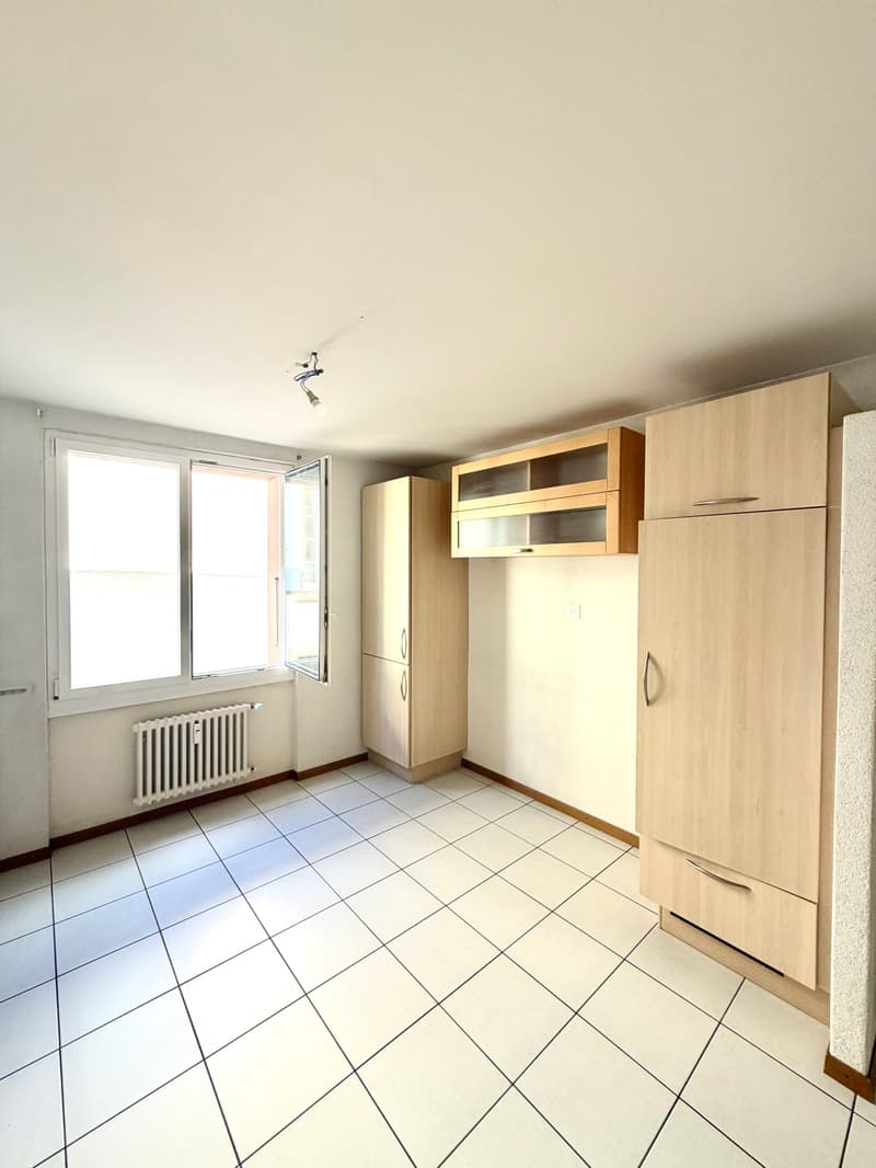 Wohnung mit 3.5 Zimmern im 1. Stock (2)
