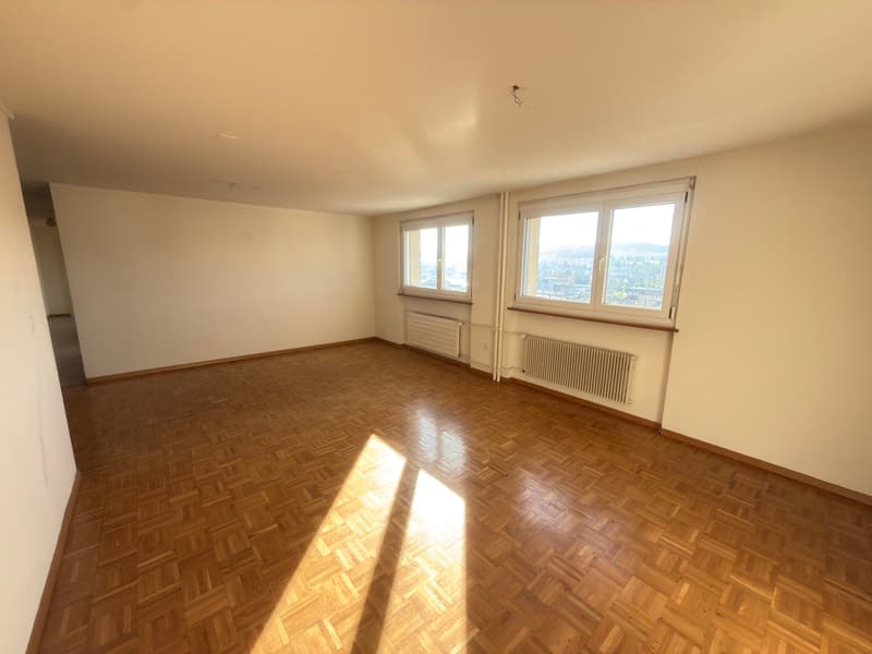 Wohnung mit 4.5 Zimmern und Balkon (3)