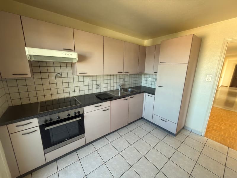 Wohnung mit 4.5 Zimmern und Balkon (9)