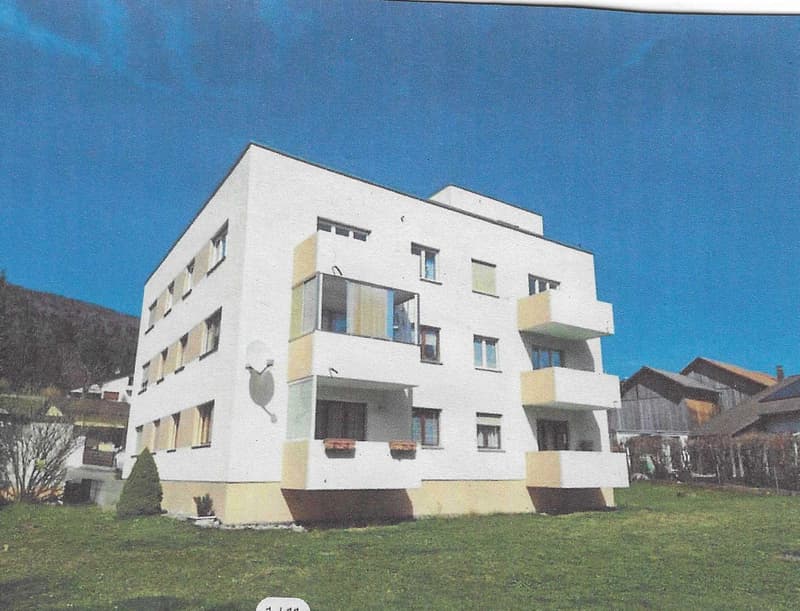 Vollständig renoviertes und sonniges 4,5-Zimmer-Apartment mit Balkon (11)