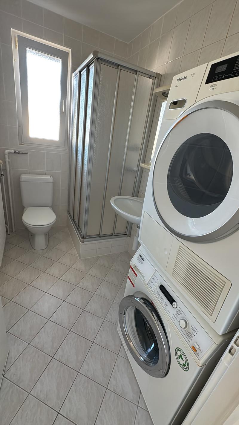 Bello appartamento di 3,5 locali al 4° piano con balcone e vista (8)