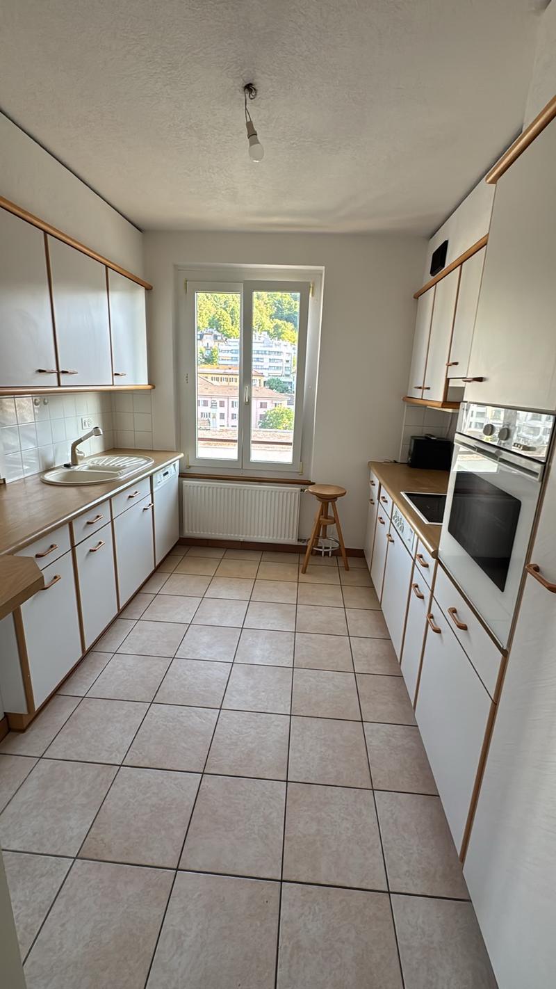 Bello appartamento di 3,5 locali al 4° piano con balcone e vista (2)