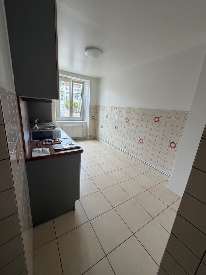 Logement de 3.5 pièces situé au 3ème étage est (4)