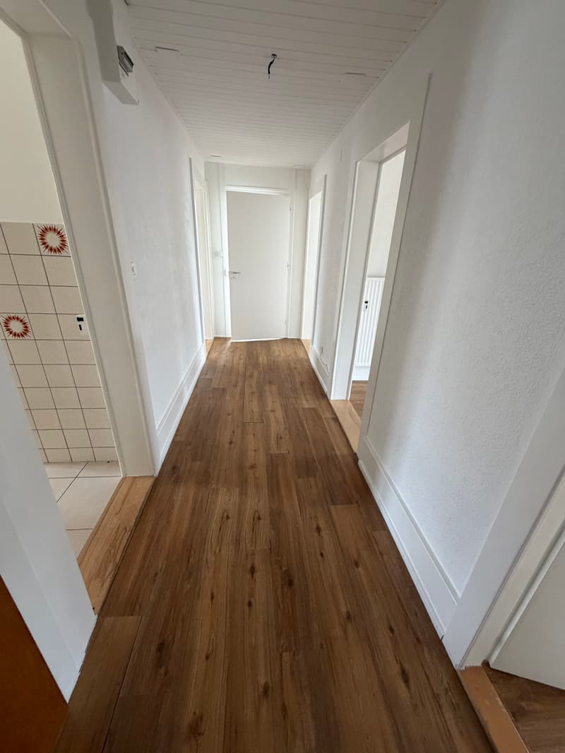 Logement de 3.5 pièces situé au 3ème étage est (2)