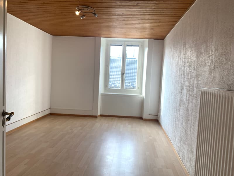 Bel appartement de 3 pièces situé au 4ème étage avec ascenseur (4)