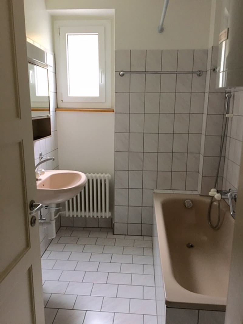 Agréable appartement de 3 pièces avec balcon et vue sur la verdure (9)