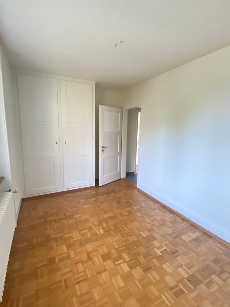 Appartement de 3 pièces dans un quartier calme et proche du centre... (2)