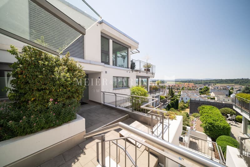 Exklusive 6.5-Zimmer-Wohnung in Bassersdorf (2)