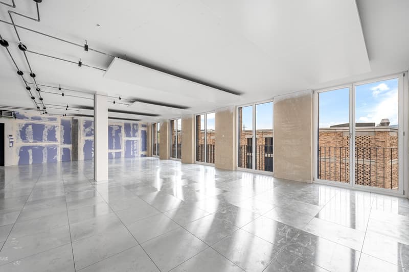 Espace de bureau moderne dans un bâtiment neuf durable à Adliswil (5)
