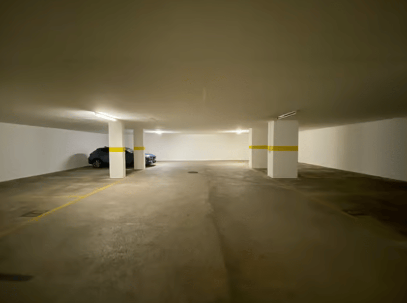 "Tiefgaragenplatz ausserhalb von Wettingen" (12)