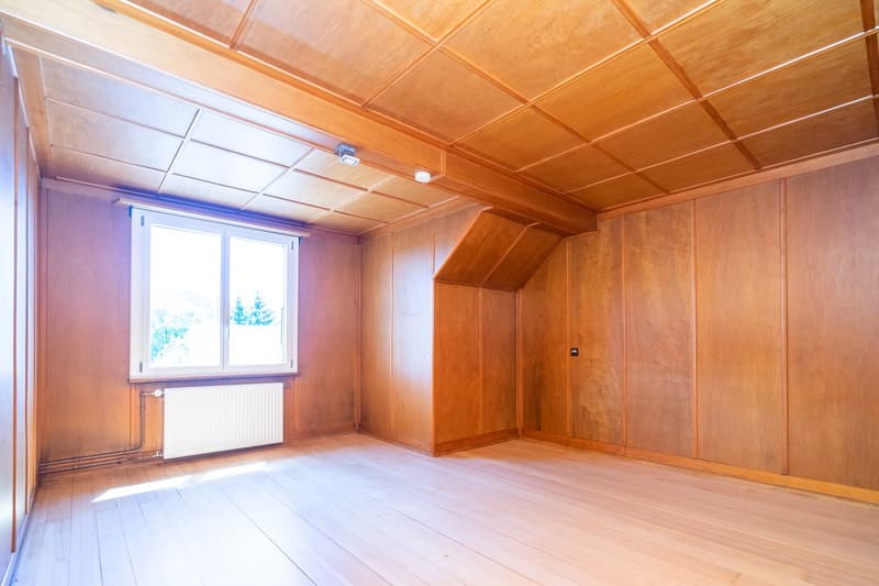 1 Zimmer nach Eingang rechts