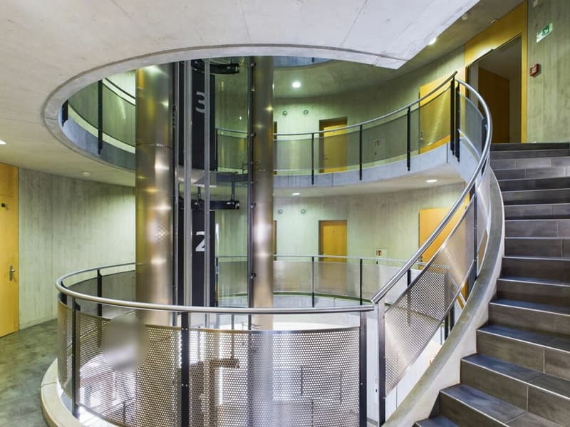 Torre degli affari / Spazi commerciali/uffici ristrutturati di alta qualità (3)