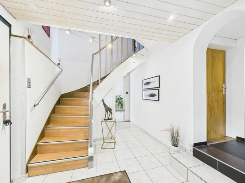 Detached 8.5-room single-family house with panoramic winter garden (2)