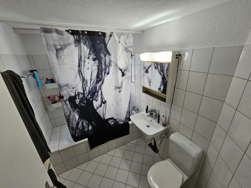 Bad mit Badewanna