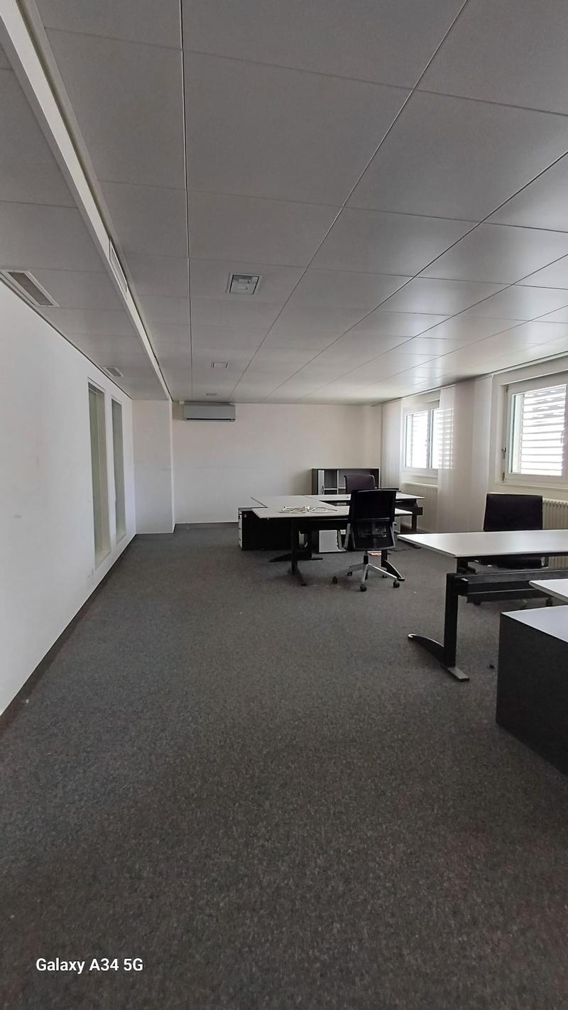 Affittasi spazio commerciale/uffici a Gordola (11)