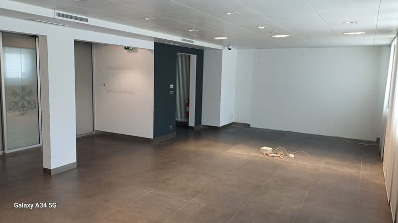 Affittasi spazio commerciale/uffici a Gordola (8)