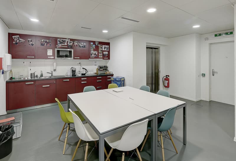Surface commerciale et bureaux au centre ville (14)