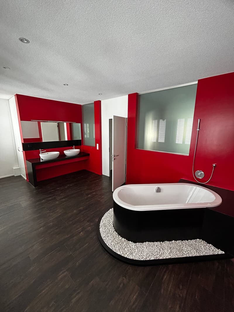 Exceptional design apartment with open living concept in the heart of Reinach (8)