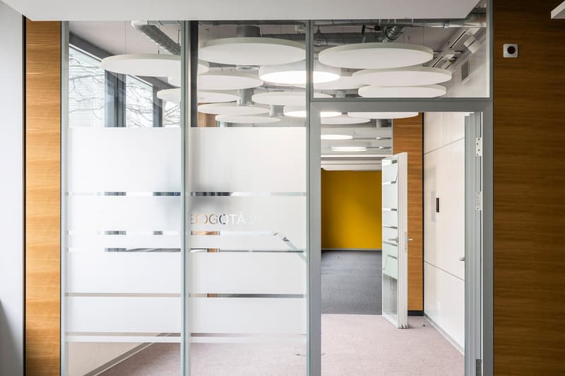 Spazi aziendali moderni con numerosi parcheggi - Power Tower Baden (10)