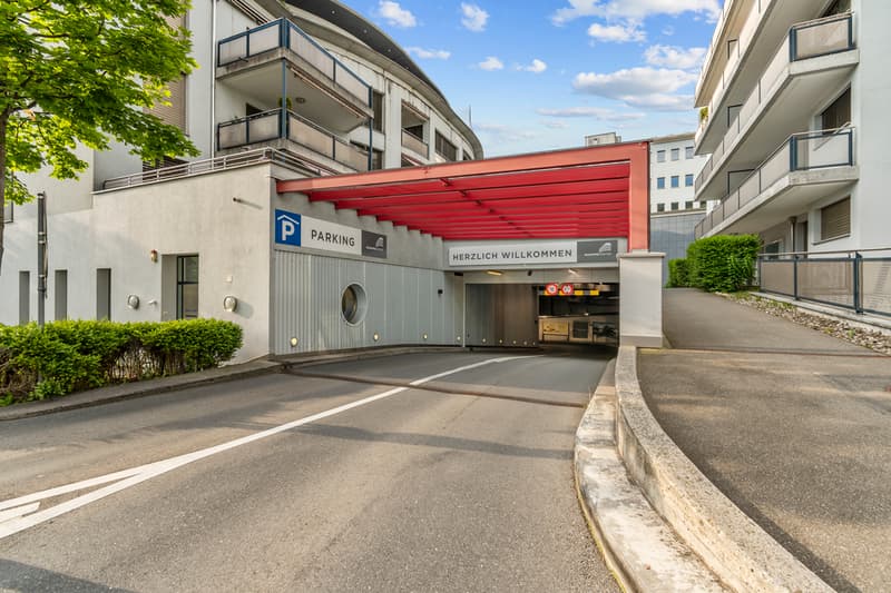 Einfahrt Einstellhalle