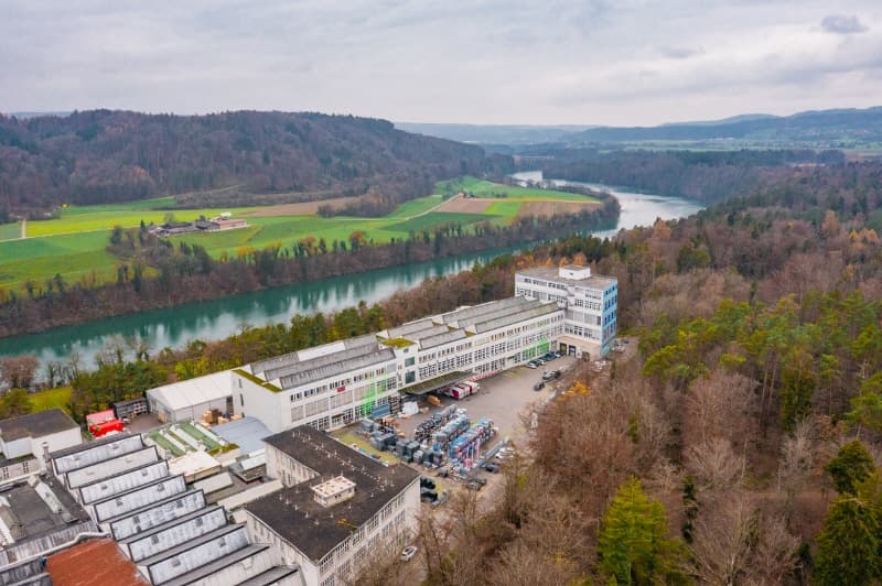 Areal mit Rhein