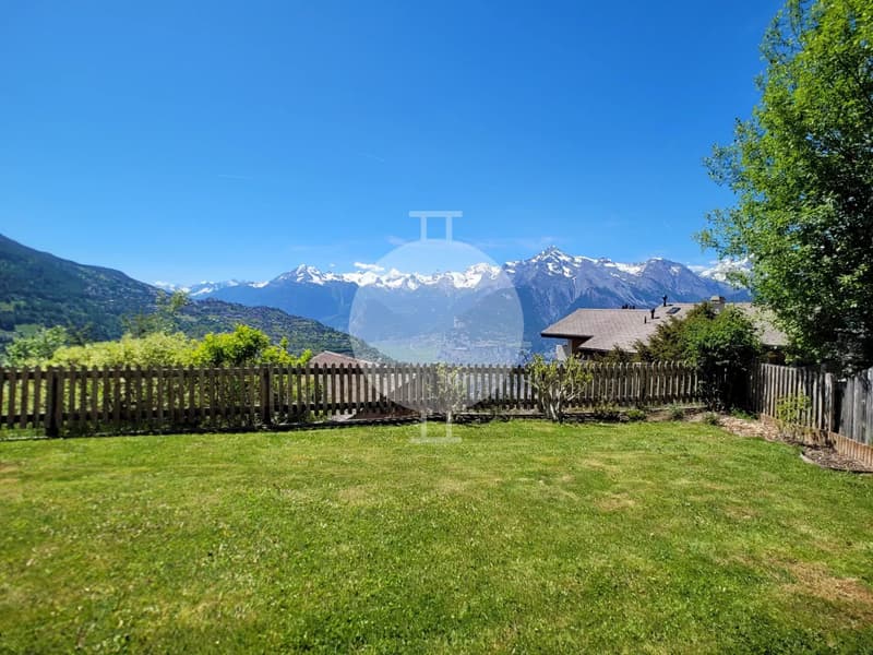 Magnifique 5.5 pièces de standing avec grand jardin et vue panoramique sur les montagnes (10)