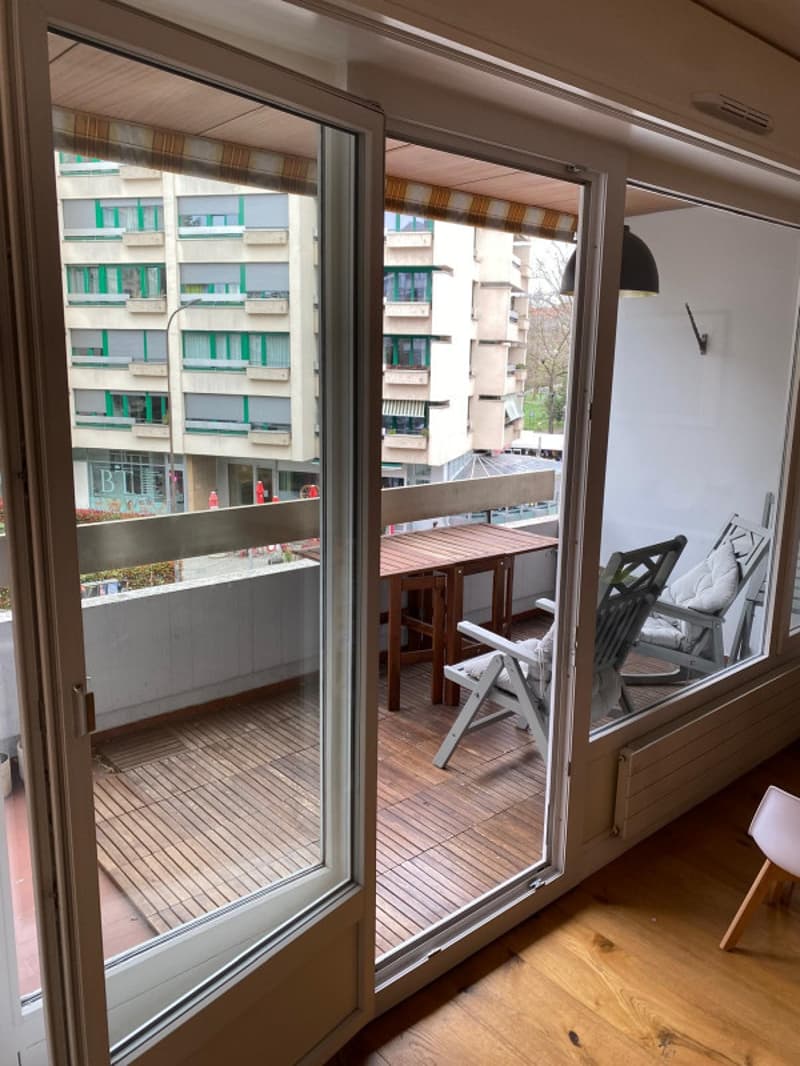Appartement moderne de 5 pièces situé à Genève. (11)