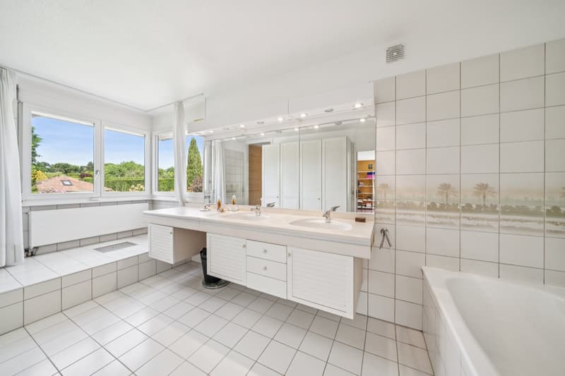 Prächtige Villa im Herzen eines 1500m2 großen Gartens🌿 (12)
