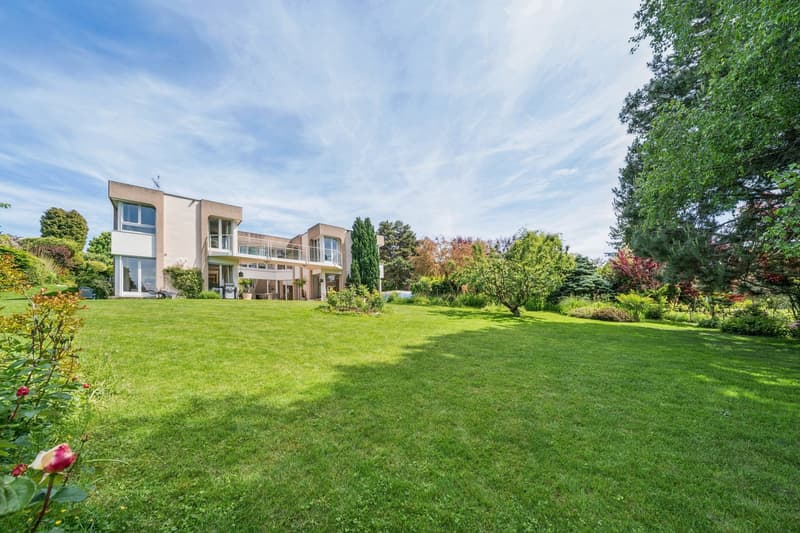 Prächtige Villa im Herzen eines 1500m2 großen Gartens🌿 (2)