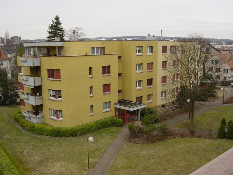 Balcone con sole della sera, cucina moderna aperta sul soggiorno (9)