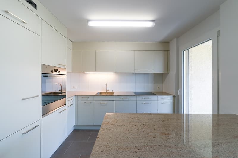2 bagni (1x vasca da bagno, 1x doccia), balcone con sole della sera (8)