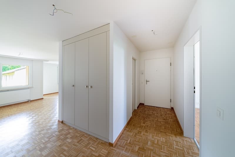 2 bagni (1x vasca da bagno, 1x doccia), balcone con sole della sera (4)