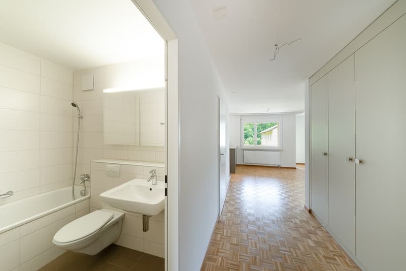 2 bagni (1x vasca da bagno, 1x doccia), balcone con sole della sera (9)