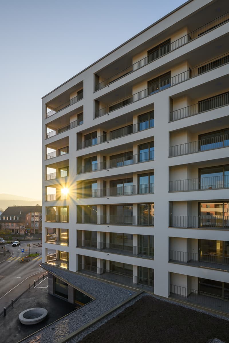 Large balcony***central and very comfortable*** built in 20 (1)