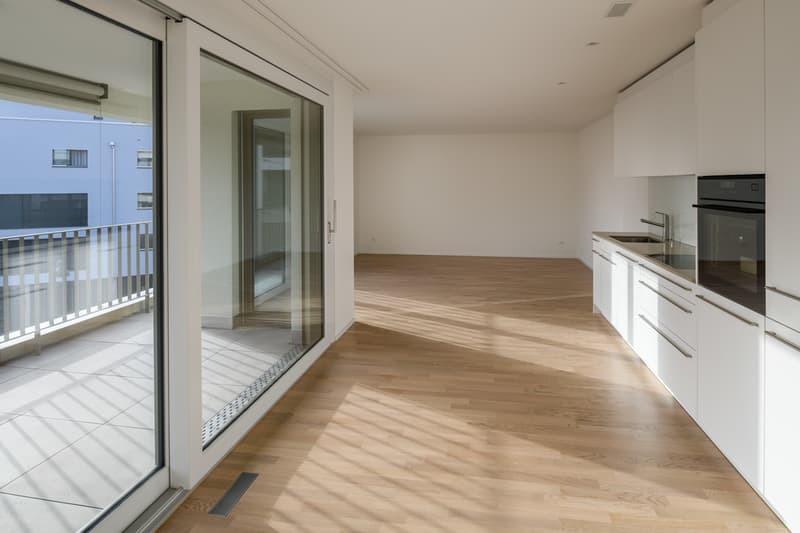Large balcony***central and very comfortable*** built in 20 (4)