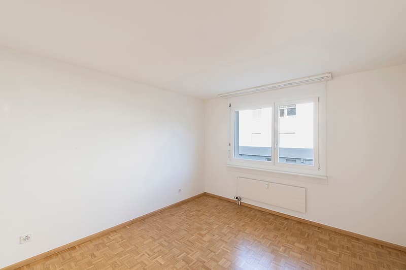 ***3'ZWG**BRAND-Neue Küche und Bad**30m2 Wo/Essen**14m2 Balkon (7)