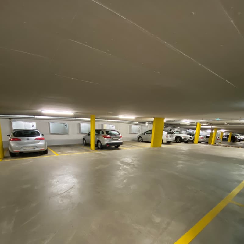 Einstellhalle.jpg