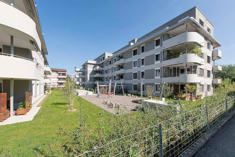 Modern wohnen in der Nähe vom Flugplatz Dübendorf (1)