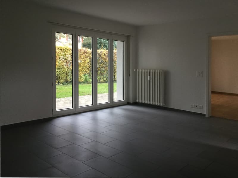 typähnlich (kein Sitzplatz)